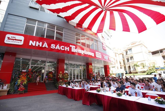 Khai trương Nhà sách Tiền Phong lớn nhất hệ thống Hà Nội Khai trương Nhà sách Tiền Phong lớn nhất hệ thống Hà Nội