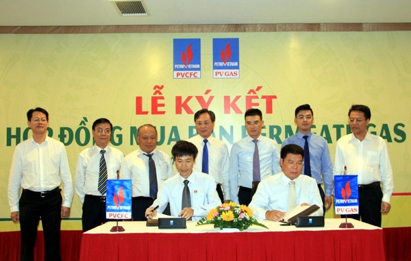 PV GAS và Công ty CP Phân bón Dầu khí Cà Mau ký kết hợp đồng mua bán PV GAS và Công ty CP Phân bón Dầu khí Cà Mau ký kết hợp đồng mua bán
