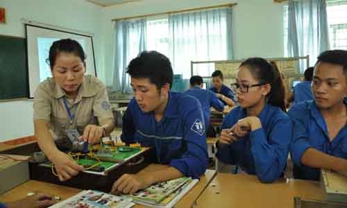 Địa phương cần quan tâm hơn trong truyền thông về giáo dục nghề nghiệp Bộ LĐ-TB&XH để nghị các địa phương truyền thông mạnh hơn nữa về giáo dục nghề nghiệp. Ảnh minh hoạ.