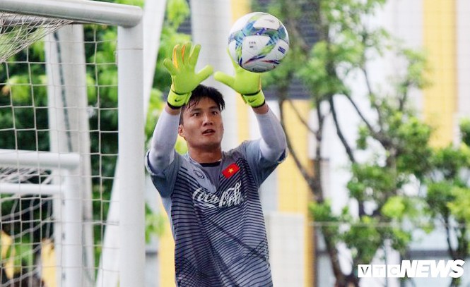 Cầu thủ kỳ lạ nhất U23 Việt Nam mà HLV Park Hang Seo triệu tập Thủ môn Văn Hoàng là cầu thủ duy nhất lên tuyển Olympic Việt Nam mà chưa thi đấu phút nào ở CLB.