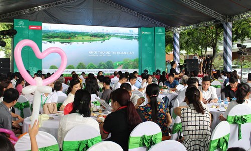 Dahlia Homes-Gamuda Gardens tạo cơn sốt trong ngày mở bán chính thức Gần 300 khách hàng tham dự chương trình “Mở bán chính thức liền kề Dahlia Homes – Gamuda Gardens”