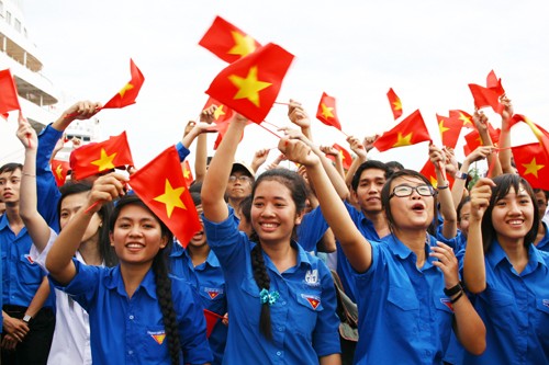 Ngân vang ca khúc “Thanh niên Việt Nam tiến bước” Cùng ngân vang ca khúc "Thanh niên Việt Nam tiến bước" để chào mừng ĐH Đoàn toàn quốc lần thứ XI.