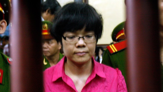 Đại án Huyền Như: Luật sư mổ xẻ trách nhiệm của Vietinbank Vì tham vọng, Huỳnh Thị Huyền Như đã đẩy chị ruột mình vào vòng lao lý