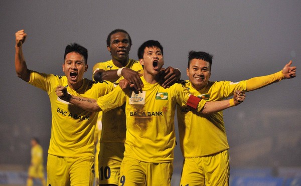 SLNA chưa có thuốc thử tương xứng Công Vinh đã có bàn thắng thứ 100 tại V-League. ảnh: VSI