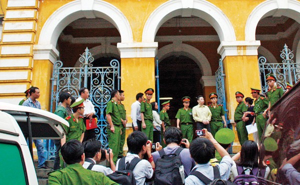 Đại án Huyền Như: Trách nhiệm của ngân hàng ở đâu? Vụ án Huyền Như thu hút sự quan tâm đặc biệt của dư luận. Ảnh:H.V