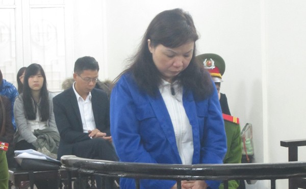 Nữ GĐ lập hồ sơ khống chiếm đoạt hàng chục tỷ đồng Đồng Thị Bích Hồng tại phiên tòa