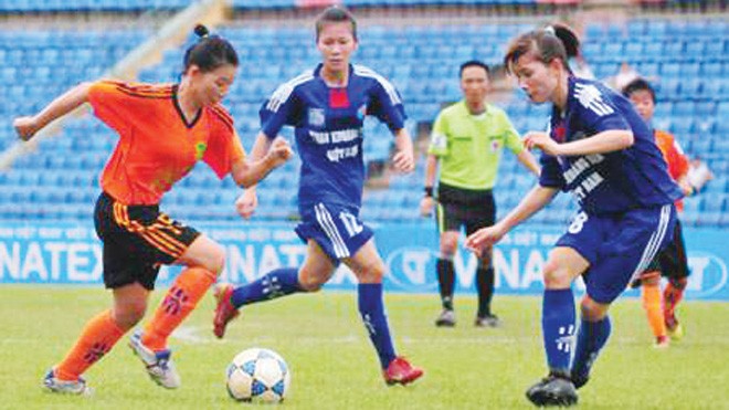 Giải bóng đá nữ VĐQG-Thái Sơn Bắc 2014: Khán đài trống vắng Các cô gái đá bóng tranh tài trong hoàn cảnh những khán đài sân Thống Nhất trống vắng khán giả