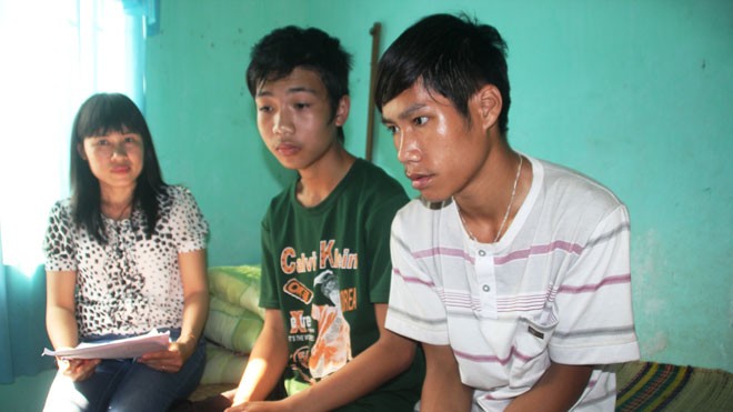 Trốn khỏi bãi vàng vì bị đày ải Hảo (giữa) và Cường tại Trung tâm Công tác xã hội trẻ em tỉnh Quảng Nam, ngày 1/4