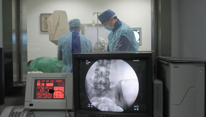 Kỹ thuật xâm lấn tối thiểu trong điều trị ung thư, 10 phút sẽ có thể giết chết tế bào ung thư Điều trị xâm lấn tối thiểu tại bệnh tại Bệnh viện Ung Bướu Hiện Đại Quảng Châu