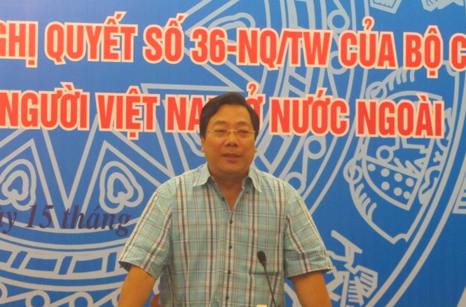 Người Việt khắp thế giới tiếp tục phản đối Trung Quốc Thứ trưởng Bộ Ngoại giao Nguyễn Thanh Sơn trả lời họp báo sáng 15/5 tại Hà Nội. Ảnh: Bình Giang