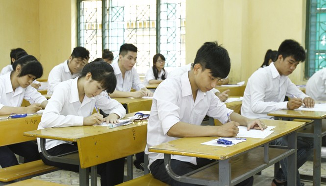 Thi tốt nghiệp THPT 2014: Những ca thi chỉ có một thí sinh Học sinh lớp 12 Trường THPT Yên Viên - Hà Nội trong giờ làm bài thi tốt nghiệp năm 2013. ảnh: Ngọc Châu
