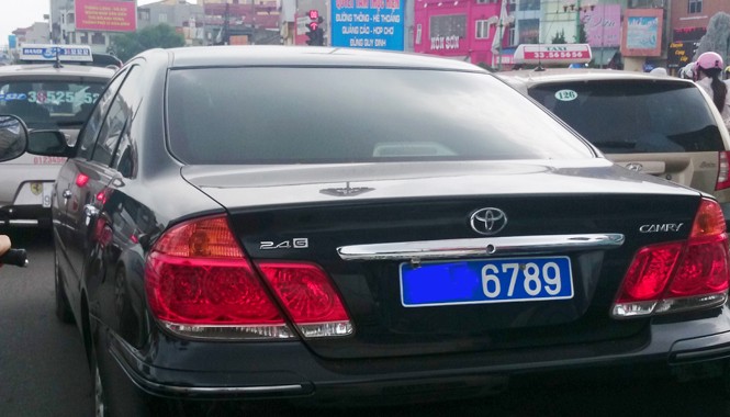 Kinh tế khó khăn vẫn sắm 1.700 xe công Bộ Tài chính yêu cầu cắt giảm, lùi thời gian mua sắm xe công. Ảnh: Ngọc Châu