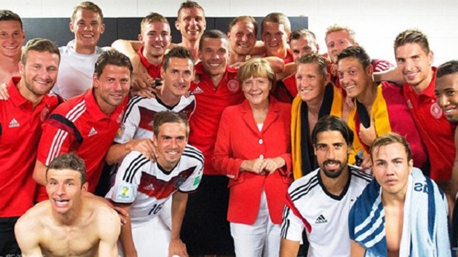 Thủ tướng Merkel: 'Tôi tin Đức sẽ vô địch World Cup' Thủ tướng Merkel: 'Tôi tin Đức sẽ vô địch World Cup'