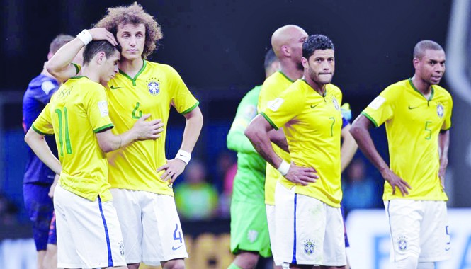 HLV Scolari 'cố đấm ăn xôi' Brasil kết thúc trong thất vọng, Scolari vẫn chưa từ chức. Ảnh: AP/Getty Images