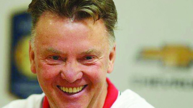 Van Gaal 'giúp' M.U tăng giá trị 250 triệu bảng Sự có mặt của Van Gaal trên băng ghế chỉ đạo góp phần giúp giá trị M.U tăng mạnh. Ảnh: Mirror