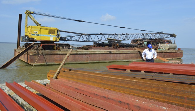 Điện lưới quốc gia sẽ đánh thức huyện đảo Kiên Hải Công ty Điện lực Kiên Giang đang triển khai dự án xây dựng đường dây 22 kV vượt biển, đưa điện lưới quốc gia ra đảo Hòn Tre