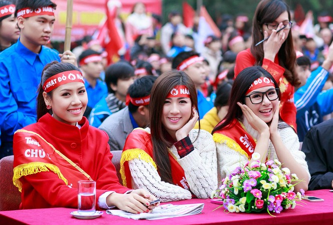 Hôm nay, ngày cuối cùng đăng ký dự thi Hoa hậu Việt Nam 2014 Các hoa hậu, á hậu, người đẹp tham dự Chủ Nhật Đỏ do báo Tiền Phong tổ chức.