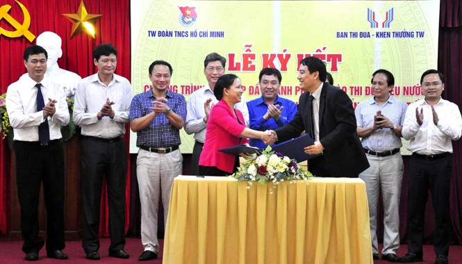Đẩy mạnh phong trào thi đua yêu nước Đẩy mạnh phong trào thi đua yêu nước