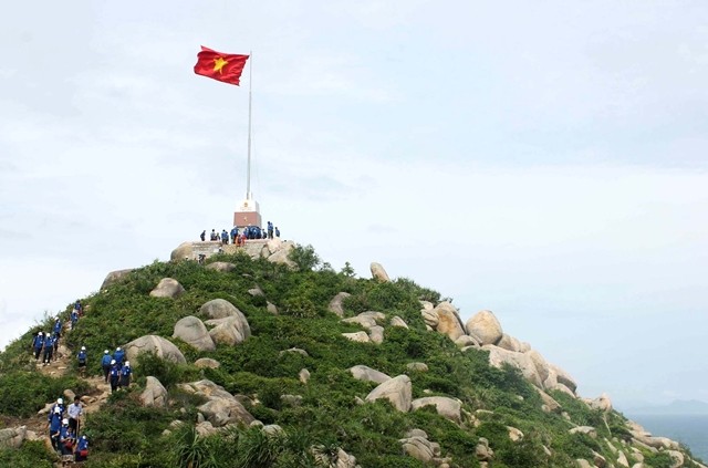 Khánh thành cột cờ Tổ quốc trên đảo Cù Lao Xanh Khánh thành cột cờ Tổ quốc trên đảo Cù Lao Xanh