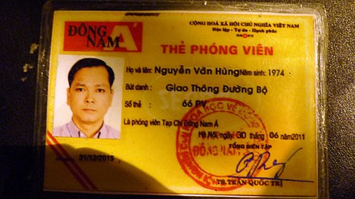 Vấn nạn nhà báo rởm Thẻ phóng viên rởm dùng để xin xỏ CSGT Hà Nội bị lật tẩy. Ảnh: Kiến thức