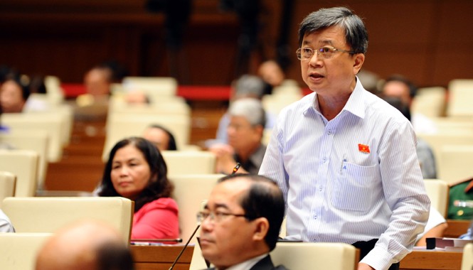 Người ứng cử đại biểu cần trắc nghiệm tâm lý, thần kinh Đại biểu Trương Trọng Nghĩa phát biểu tại hội trường Quốc hội. Ảnh: Như Ý