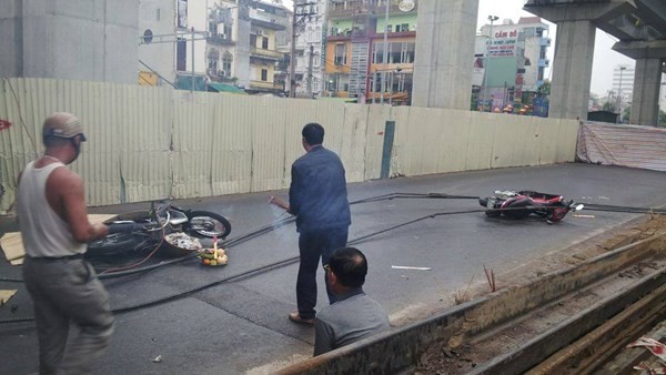 Tạm dừng toàn bộ dự án đường sắt Cát Linh – Hà Đông Hiện trường vụ tai nạn. Ảnh: Thanh Hà.