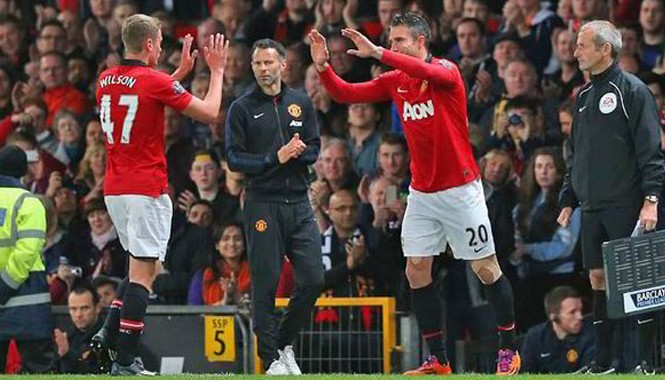 Van Gaal 'trảm' Persie, dọn chỗ cho sao trẻ James Wilson sẽ thay thế Van Persie ở trận đấu với Crystal Palace