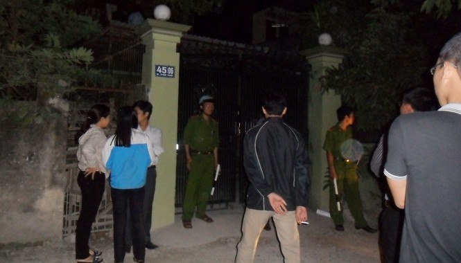 Trưởng phòng hành chính bị sát hại tại nhà riêng Hiện trường vụ việc. Ảnh: Phạm Nhài.