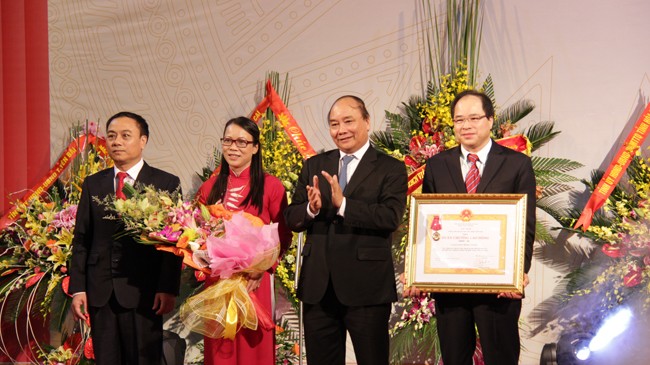 Ban chỉ đạo Tây Bắc nhận Huân chương Lao động hạng Nhì Ban chỉ đạo Tây Bắc đón nhận Huân chương Lao động hạng Nhì.
