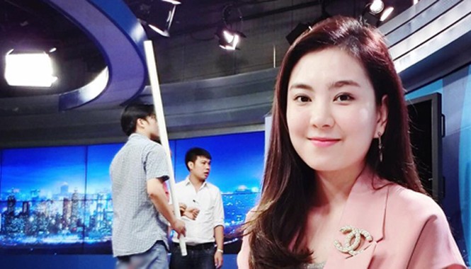 Từ cô bé chậm nói trở thành hotgirl thời tiết của VTV Vẻ baby của MC 9x.