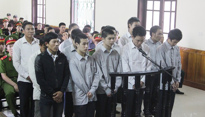 Xét xử vụ gây rối tại Vũng Áng Các bị cáo tại phiên tòa. Ảnh: Minh Thùy.