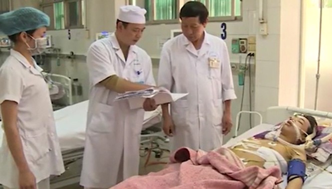 Cứu sống thanh niên bị sắt đâm thủng tim Cứu sống thanh niên bị sắt đâm thủng tim