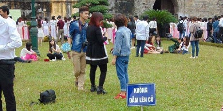 Sinh viên phát cuồng vì... ảnh kỷ yếu Sinh viên phát cuồng vì... ảnh kỷ yếu