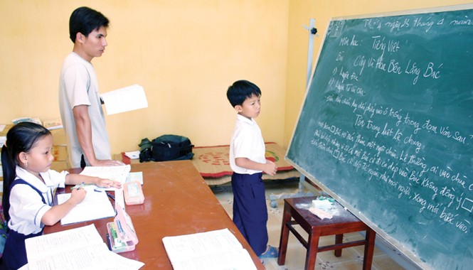 Rút ngắn khoảng cách giữa các vùng miền Lớp học trên đảo Trường Sa (Khánh Hòa). Ảnh: Đăng Khoa.