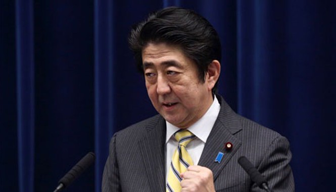 1 nghìn tỷ USD vào túi giới đầu tư Nhật nhờ Abenomics Thủ tướng Nhật Bản Shinzo Abe. Ảnh: Bloomberg.