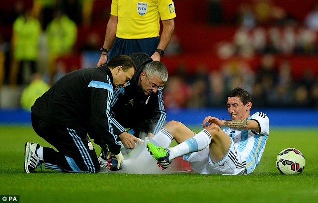 BẢN TIN Thể thao sáng: Van Gaal 'đau tim' khi Di Maria bị triệt hạ Di Maria bị đau trong trận giao hữu giữa Bồ Đào Nha và Argentina.