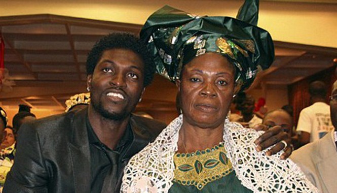 Adebayor bị chị gái tố ngược đãi mẹ già Adebayor đã cắt đứt liên lạc với mẹ mình và cả gia đình.