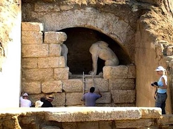 Những bức tranh trong ngôi mộ cổ lớn nhất Hy Lạp Khu lăng mộ Amphipolis. Nguồn: greece.greekreporter.com.