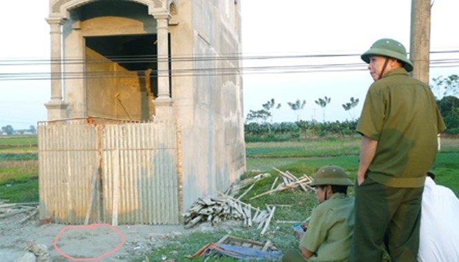 Ngã từ tầng ba, một phụ xây tử nạn Hiện trường ngôi nhà đang xây dựng, nơi xảy ra vụ tai nạn.