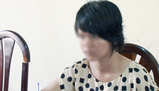 Thiếu nữ và người tình truy sát tài xế để cướp tài sản Huyền tại cơ quan điều tra. Ảnh: VnExpress.