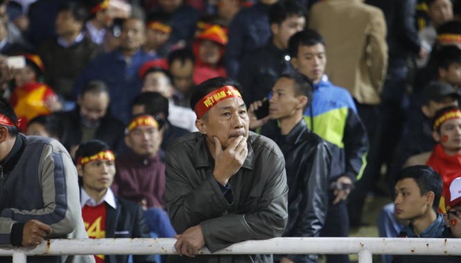 CĐV Việt Nam: Buồn nào hơn đêm nay CĐV Việt Nam: Buồn nào hơn đêm nay
