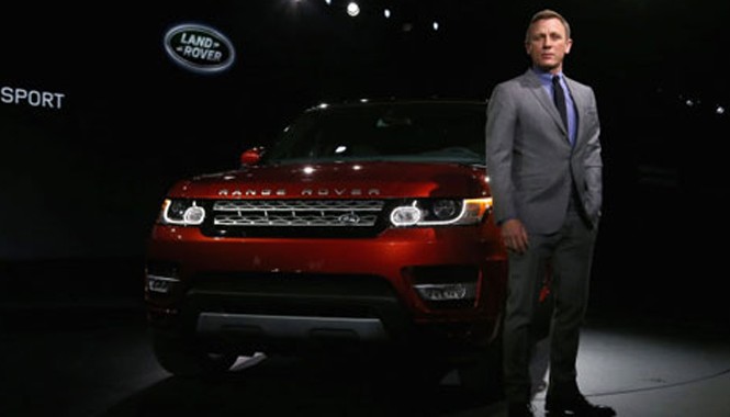 9 siêu xe của điệp viên 007 'không cánh mà bay' Tài tử Daniel Craig cạnh mẫu xe SUV thể thao của Range Rover sẽ xuất hiện trong Spectre.