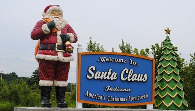 10 điểm đến lý tưởng đón Giáng sinh trên thế giới 1. Santa Claus, Indiana, Mỹ. Giáng sinh là một kỳ nghỉ lớn của năm tại Santa Claus, một thị trấn thuộc bang Indiana (Mỹ) là nơi có hơn 3.000 dân. Mỗi năm Santa Claus nhận được hàng nghìn lá thư của trẻ em khắp nơi gửi đến. Một nhóm tình nguyện viên đã lập