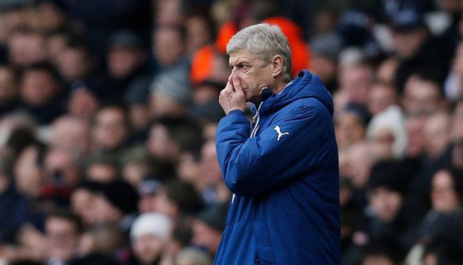 Wenger 'mắng' từ học trò tới... trọng tài Wenger đổ trách nhiệm sang cho trọng tài.