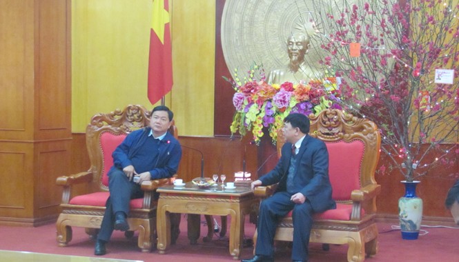 Bộ trưởng Đinh La Thăng thăm, chúc tết tại Lạng Sơn Bộ Trưởng Đinh La Thăng cho biết sẽ quan tâm phát triển giao thông miền núi Lạng Sơn. Ảnh: Duy Chiến.
