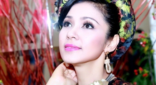 Vì sao Việt Trinh quay lưng với đàn ông? Việt Trinh đẹp mặn mà ở tuổi 43.