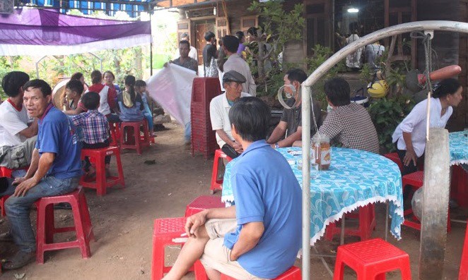 Nghi án con trai tâm thần sát hại mẹ trong đêm Gia đình tổ chức tang lễ cho bà Cúc