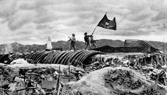 Có một 'phiên tòa' hậu Điện Biên Phủ ở Pháp Ngày 7/5/1954, lá cờ Quyết chiến Quyết thắng của Quân đội Nhân dân Việt Nam tung bay trên nóc hầm tướng Đờ Cát - Chỉ huy tập đoàn cứ điểm Điện Biên Phủ, kết thúc vẻ vang 9 năm kháng chiến chống thực dân Pháp.