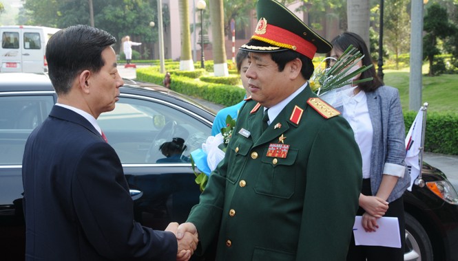 Bộ trưởng Quốc phòng Việt Nam – Hàn Quốc hội đàm tại Hà Nội Đại tướng Phùng Quang Thanh và Bộ trưởng Quốc phòng Hàn Quốc Han Min-koo