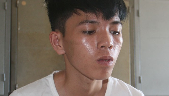 Bắt nam thanh niên giết người dã man để cướp tài sản Hùng tại cơ quan công an.